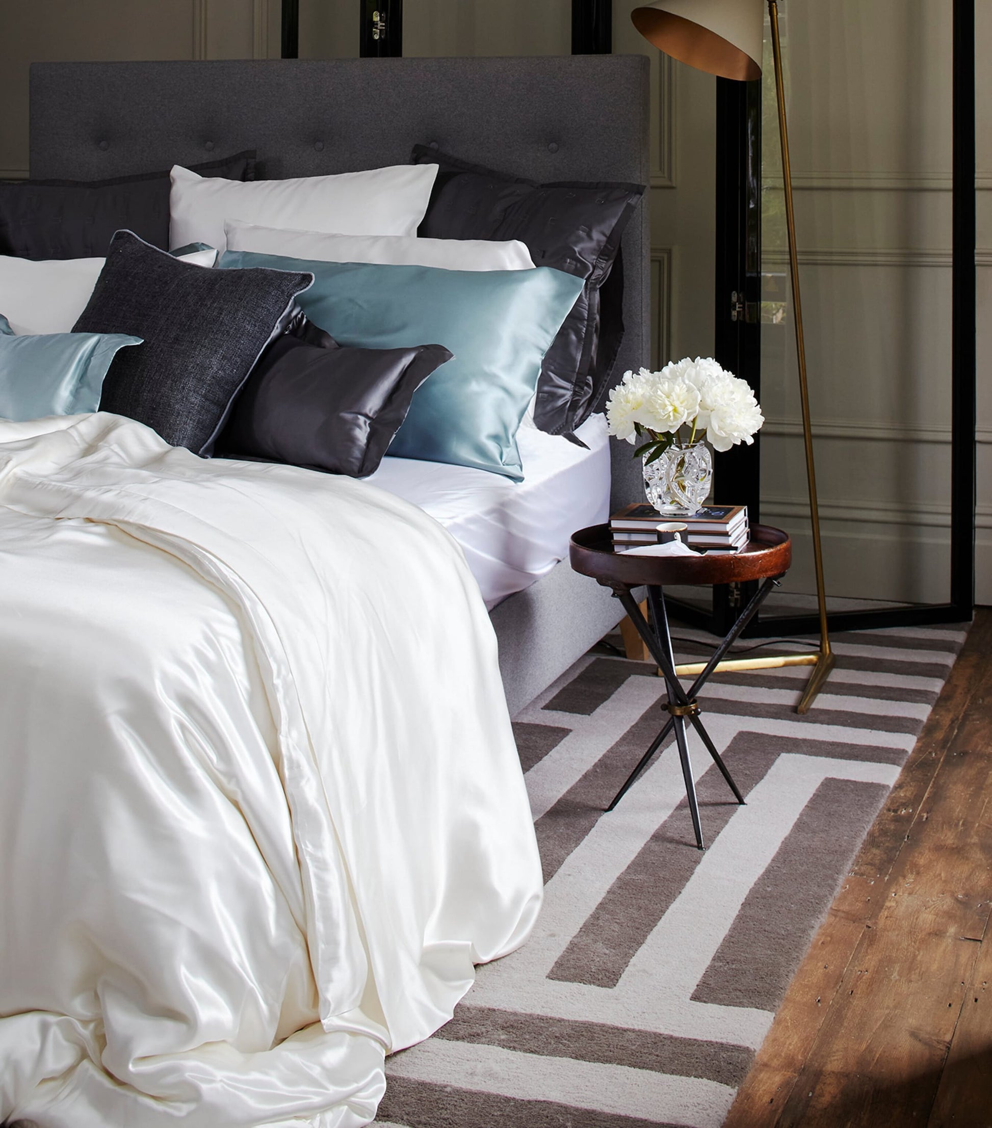 Silk King Fitted Sheet (150cm x 200cm)