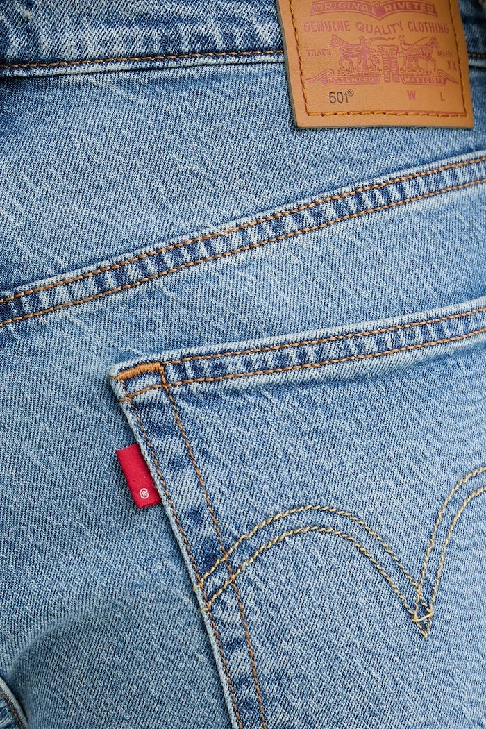 Levi's kadın denim şort 501® MID THIGH