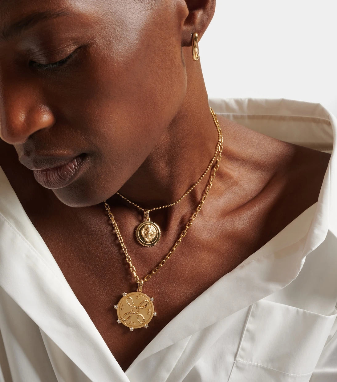 FoundRae - Strength Medium 18kt gold pendant with diamond