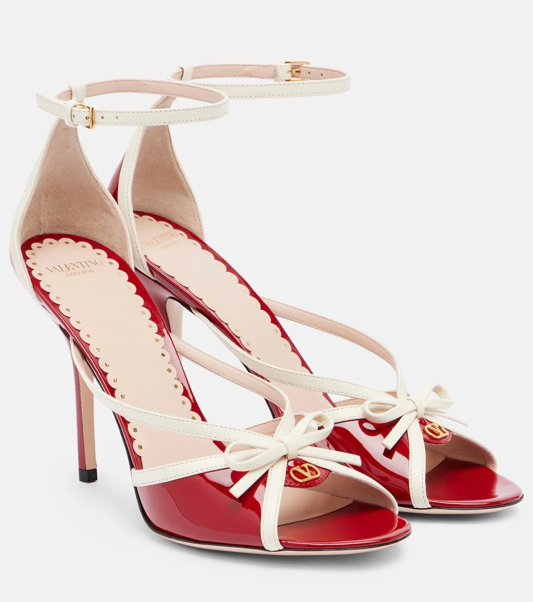 Valentino Garavani - Bepointy 100 patent leather sandals