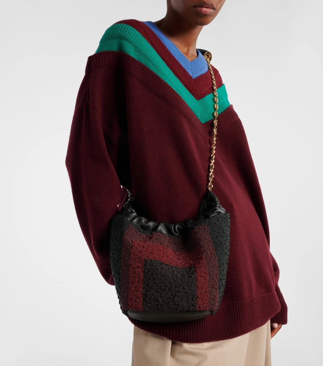 Loewe - حقيبة توت Squeeze Mini جلدية مطرزة بالخرز