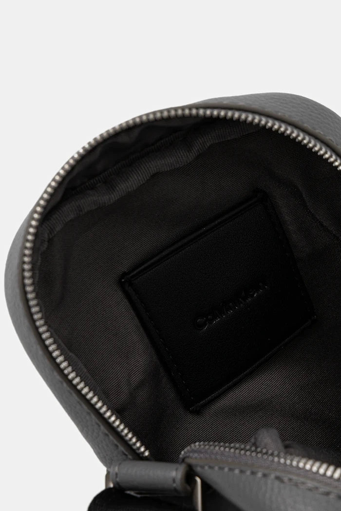 Calvin Klein Omuz Çantası