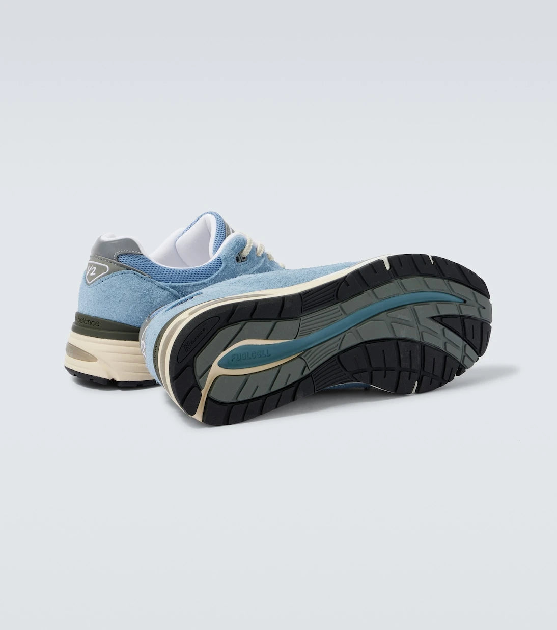 New Balance - حذاء سنيكرز 991v2 من الشامواه