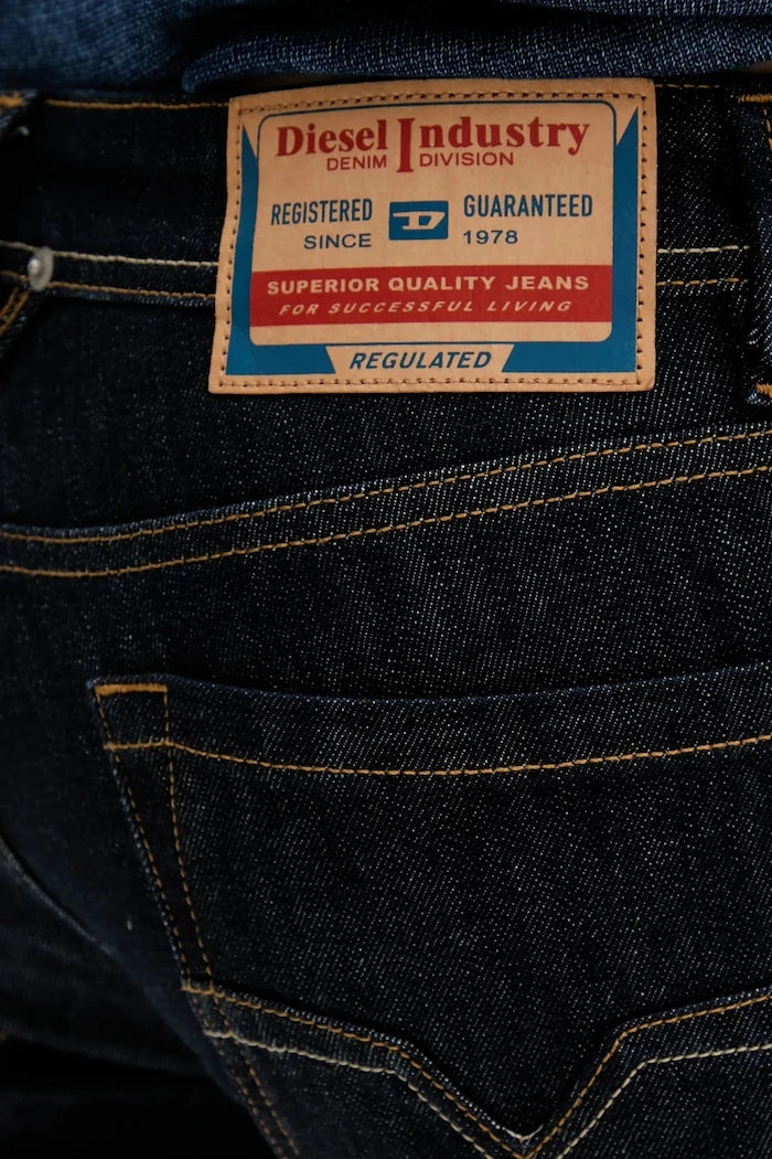 Diesel 1985 LARKEE L.32 Jeans