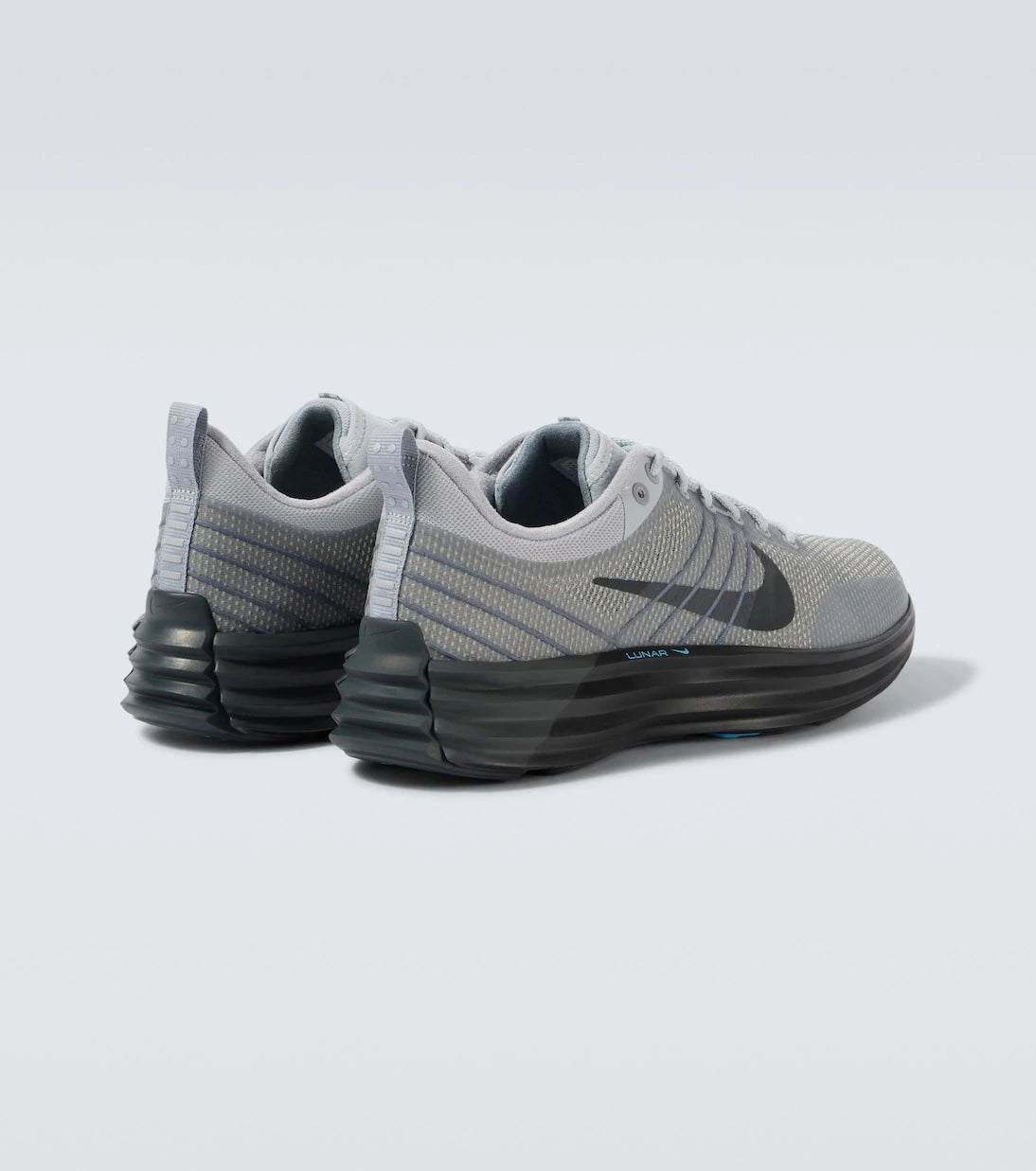 Nike - حذاء رياضي Lunar Roam