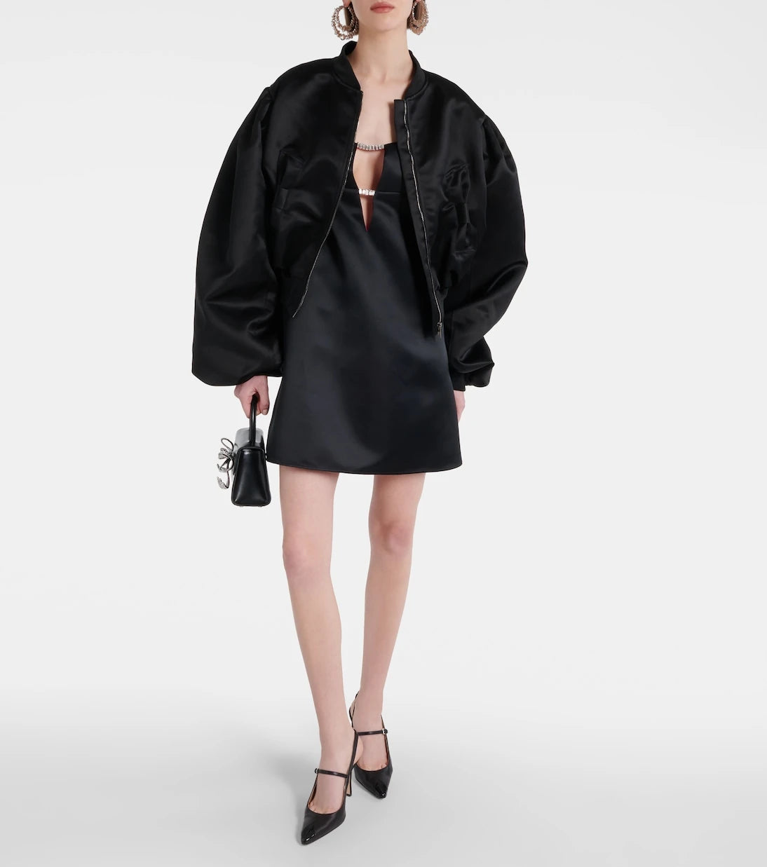 Nina Ricci - فستان قصير من الساتان بتصميم مقطوع