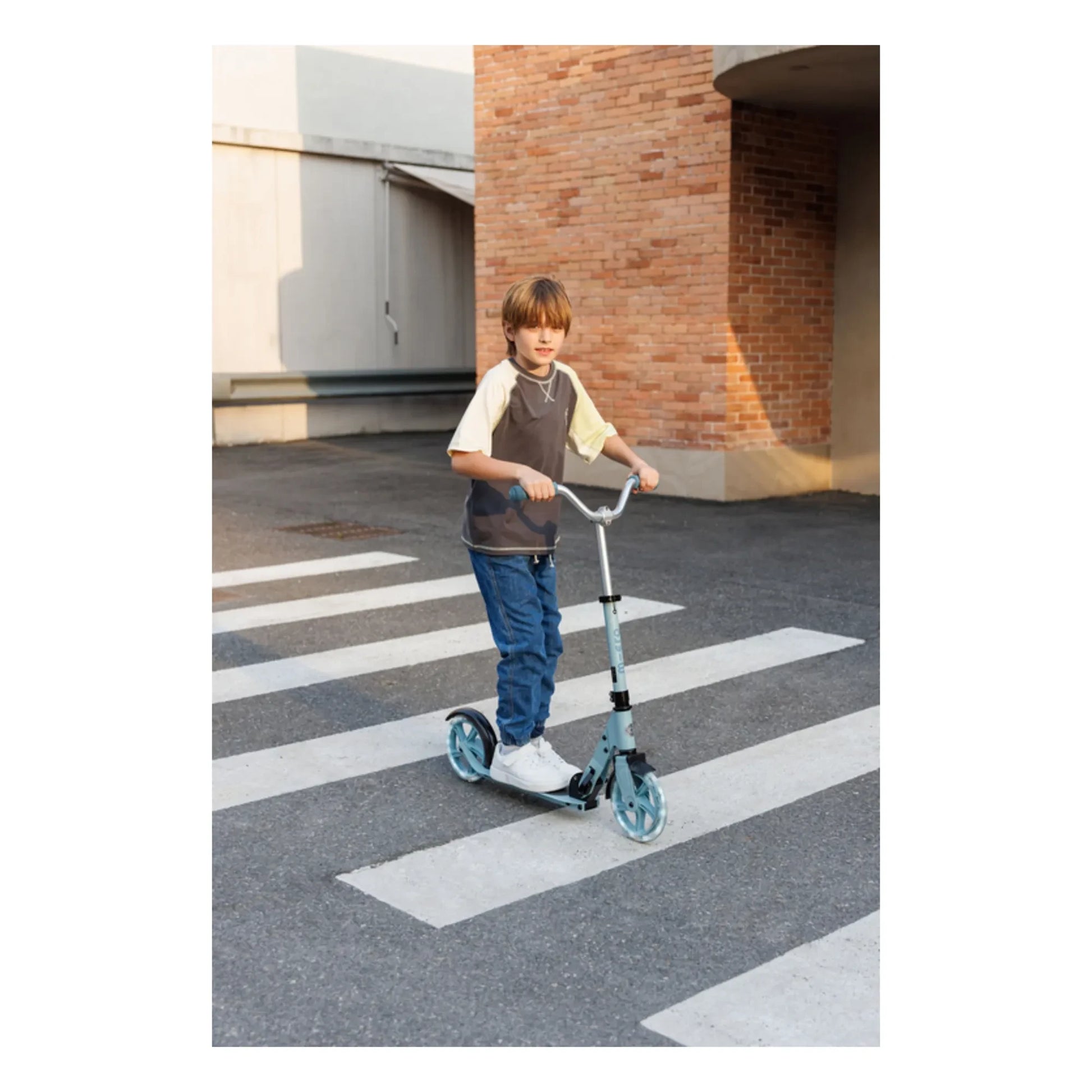 Micro - LED Cruiser Scooter | Ice Blue