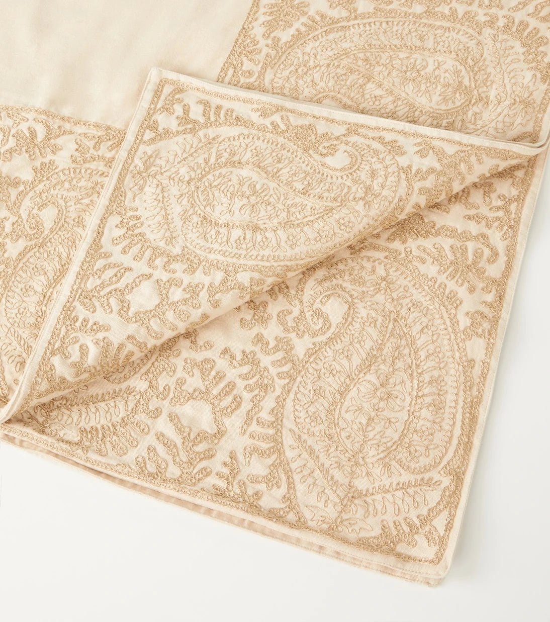 Les-Ottomans - Embroidered cotton tablecloth