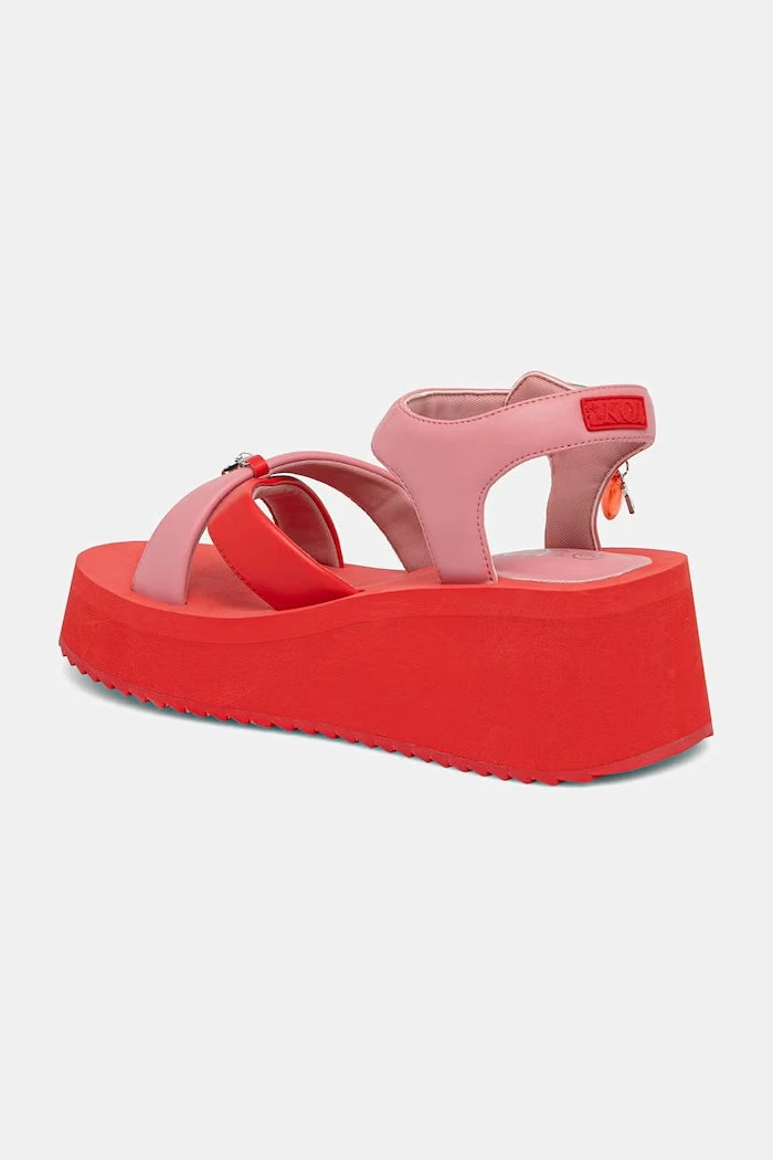 Koi Footwear kadın platform sandaletleri Orchard Flatform Charm Sandals