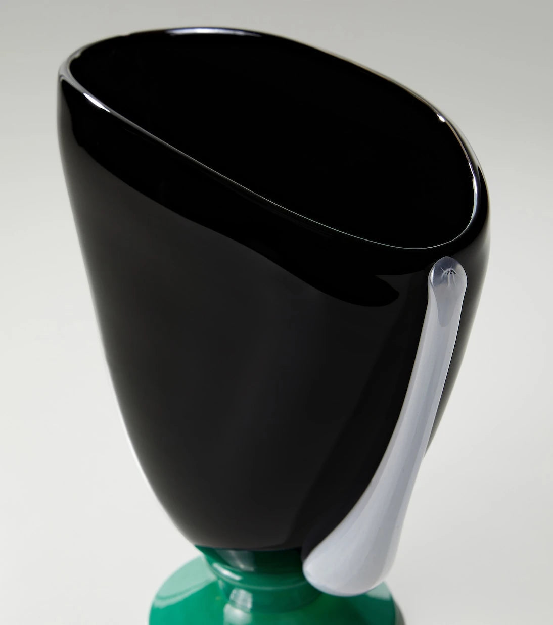 Akua Objects - مزهرية كارل الزجاجية