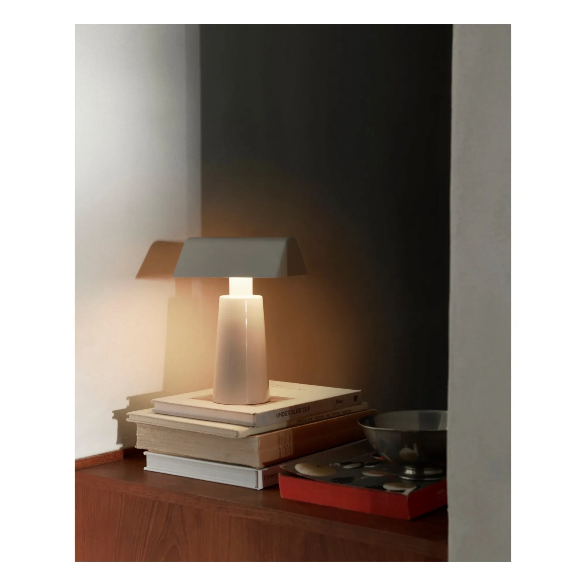 & Tradition - Caret MF1 Portable Lamp | Dark grey