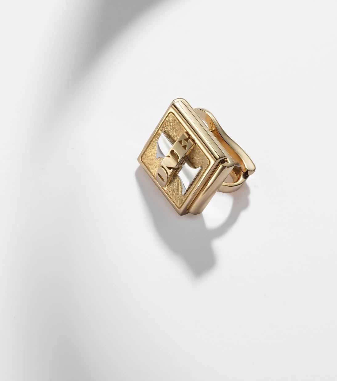Marie Lichtenberg - Buck 18kt gold single earring