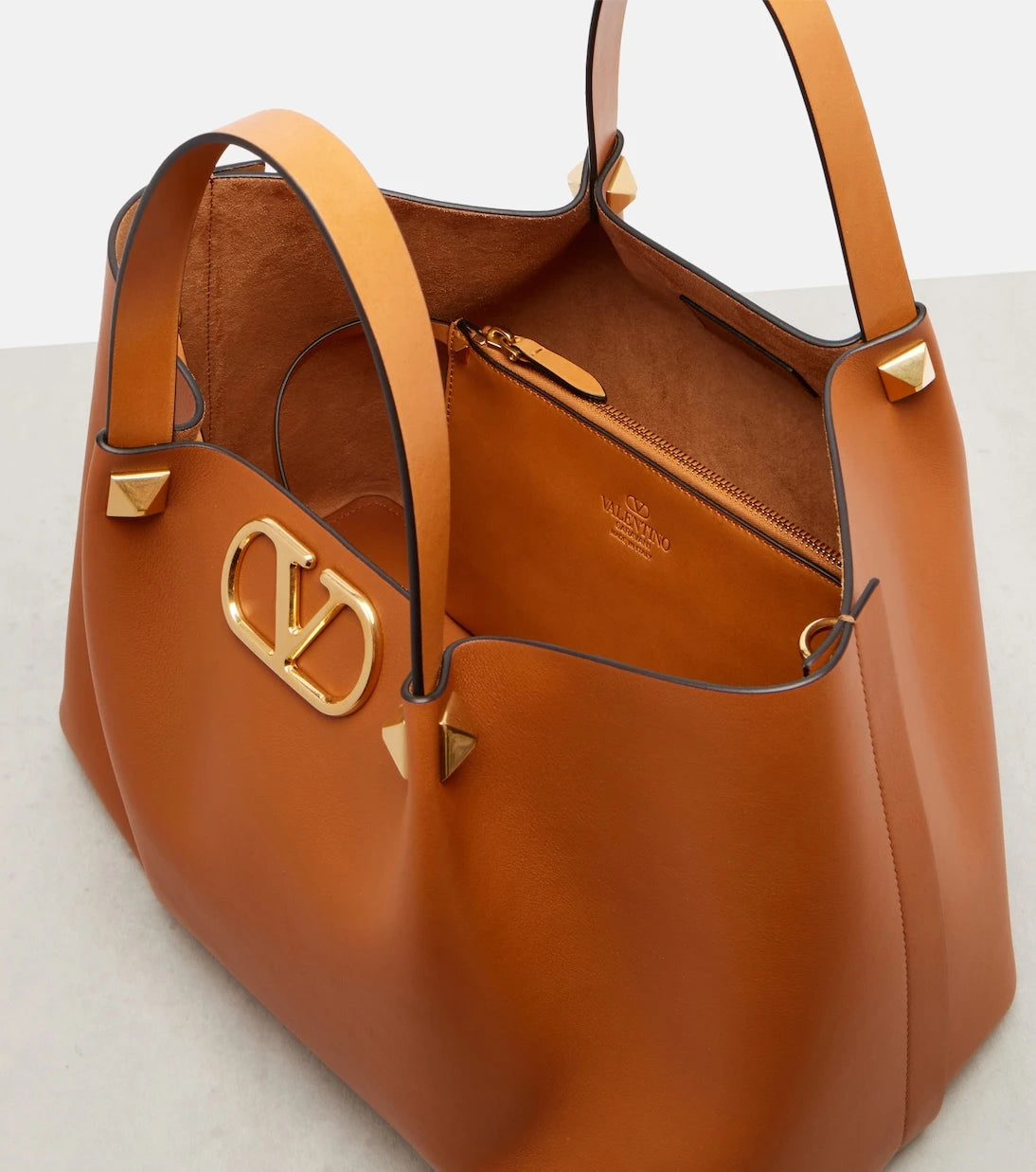 Valentino Garavani - VLogo Medium leather tote bag