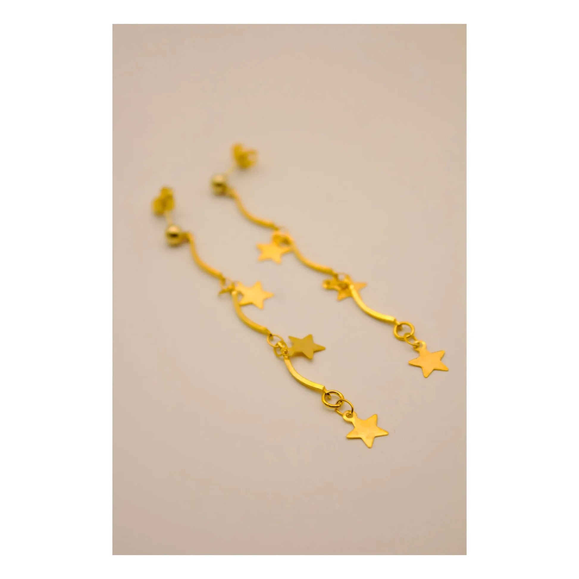 Adorabili - Asymmetrical Star Earrings | Gold