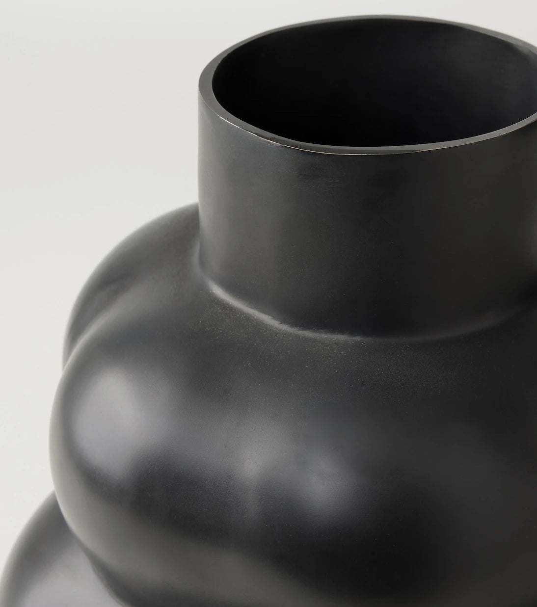 Louise Roe - Balloon Object 001 steel vase