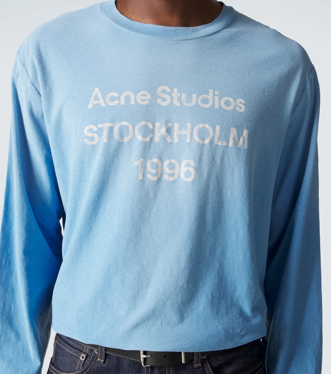 Acne Studios - تي شيرت من جيرسيه قطن ممزوج مع تأثير ممزق