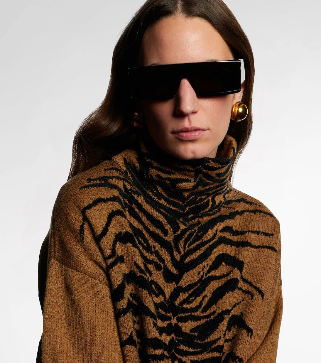 Alaïa - Logo flat-top sunglasses