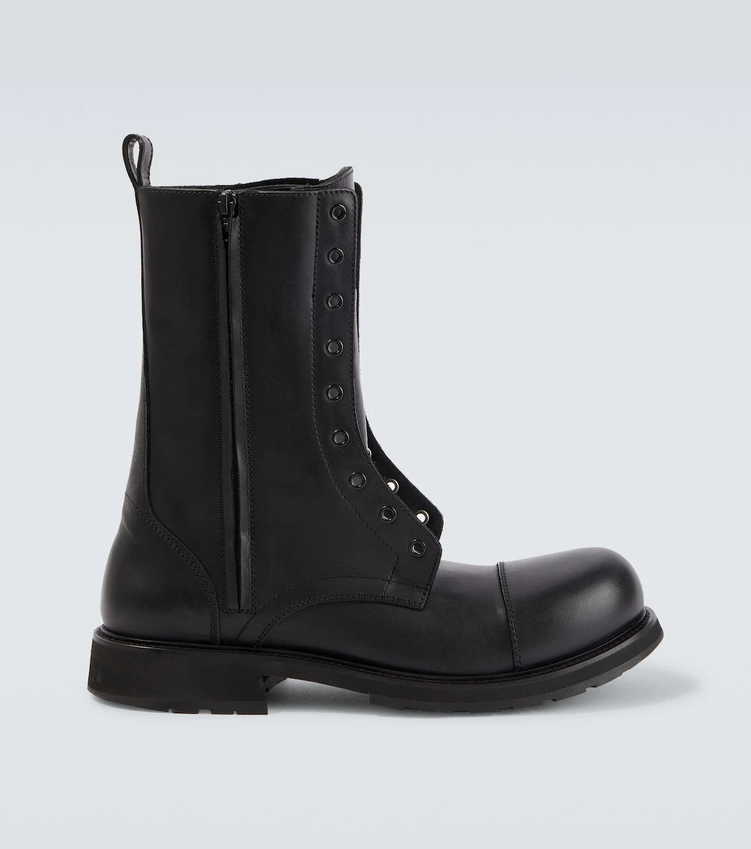 Balenciaga - حذاء قتالي Truck من الجلد