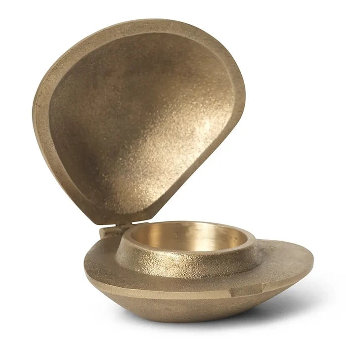 Декоративен свещник ferm LIVING Clam