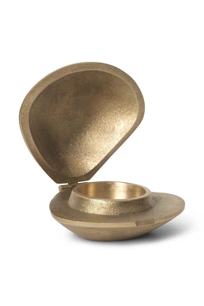 Декоративен свещник ferm LIVING Clam