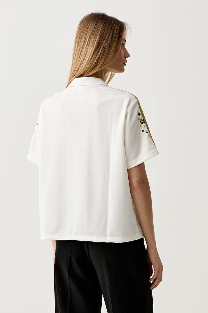 adidas Originals polo yaka kadın tişört