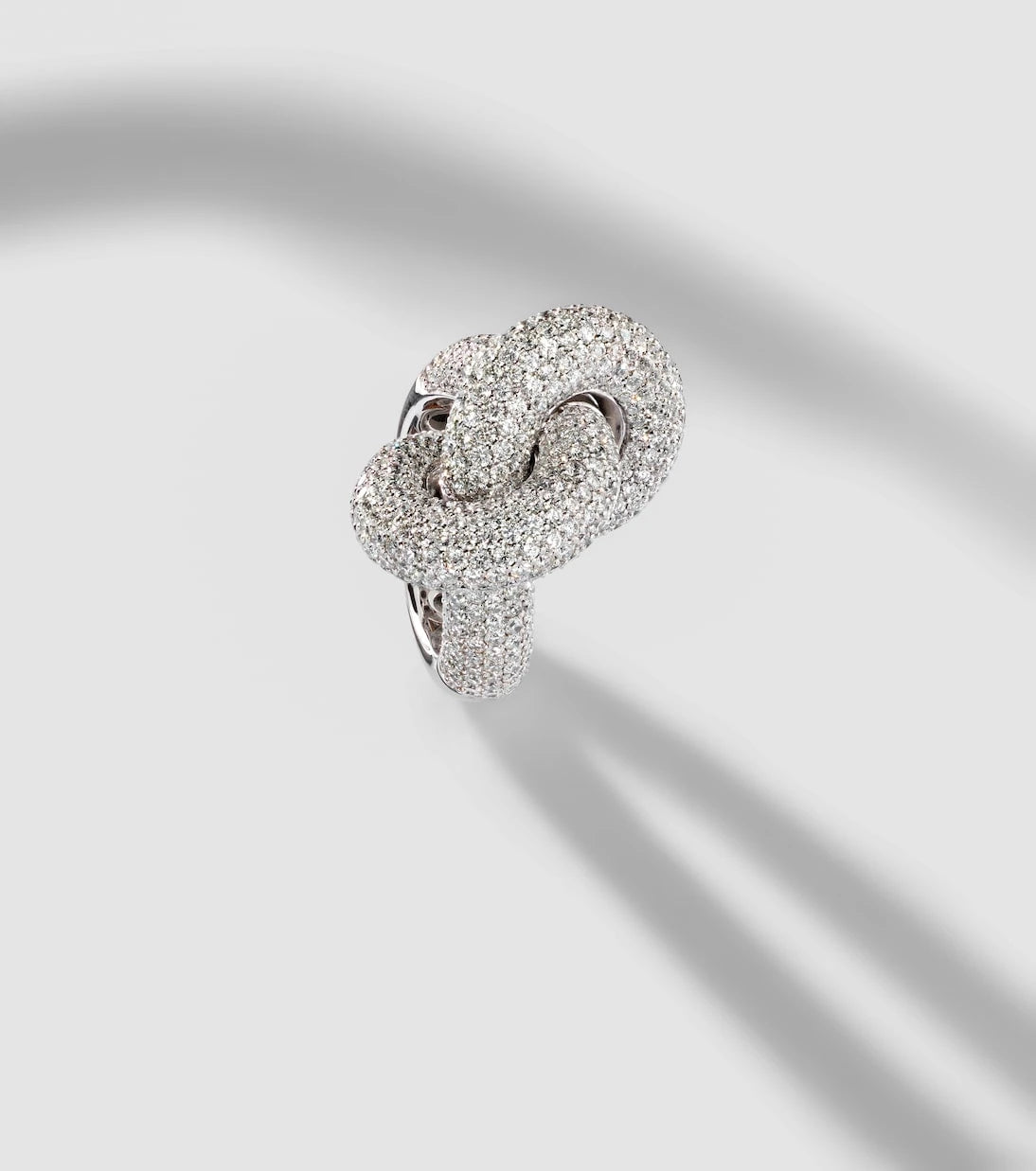 Engelbert - Legacy Knot Big 18kt white gold ring with diamonds