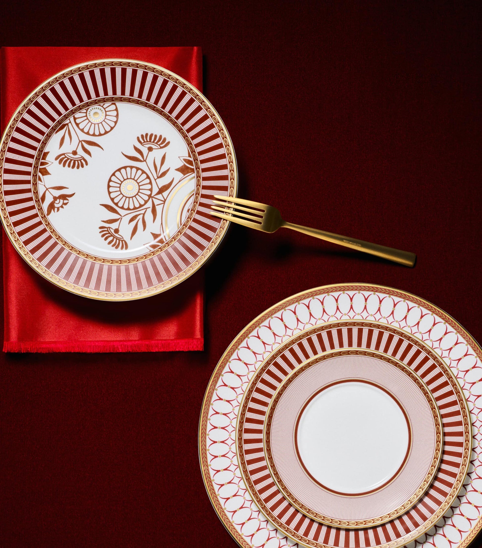 Red Splendour Deep Plate (22cm)