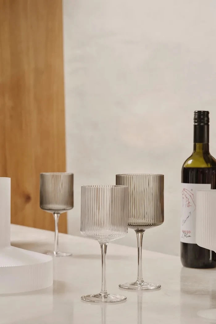 Комплект чаши за вино ferm LIVING 325 ml (2 броя)