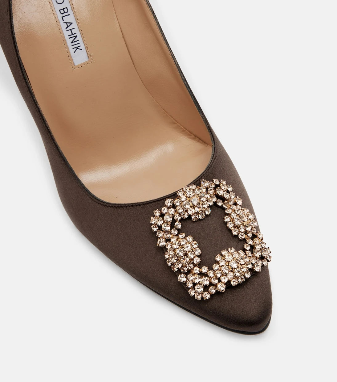 Manolo Blahnik - حذاء Hangisi 90 بكعب عالٍ من الساتان مزين بحلي