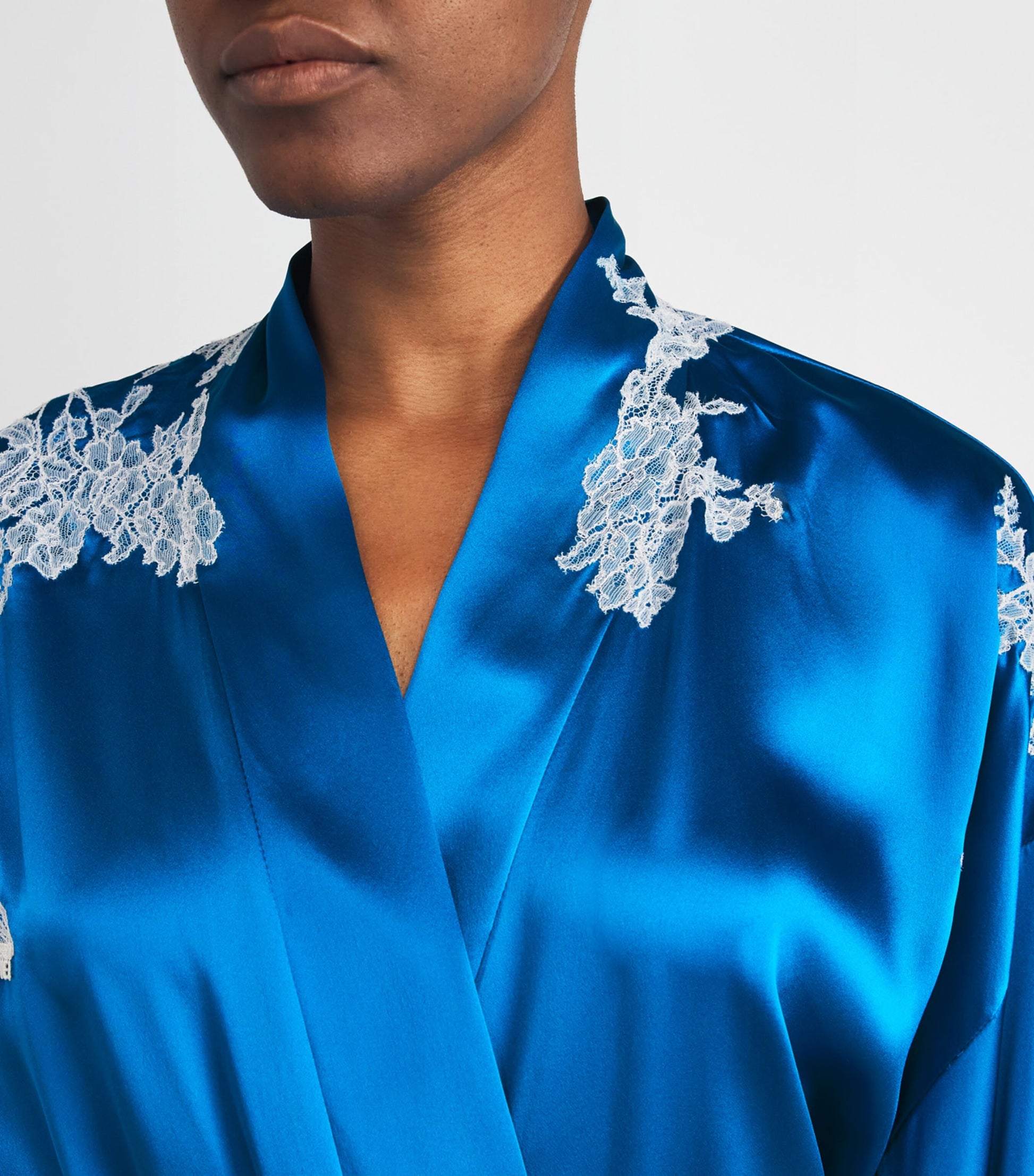 TORLOWEI Blue Silk Tokoni Robe