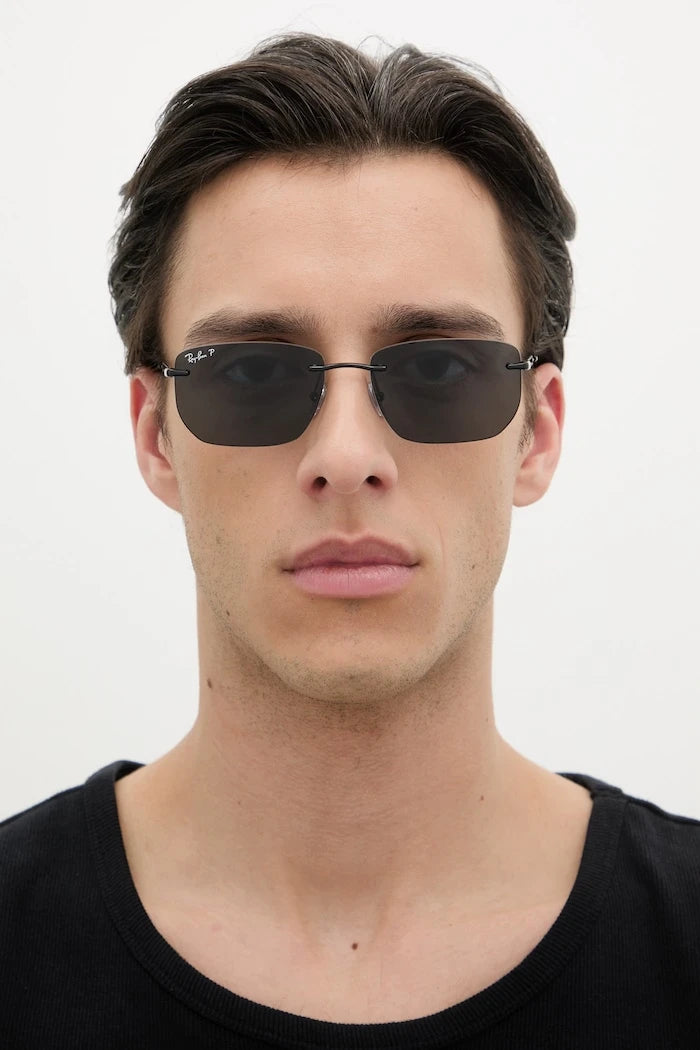Ray-Ban güneş gözlüğü