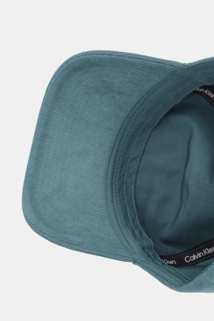 Шапка с козирка Calvin Klein