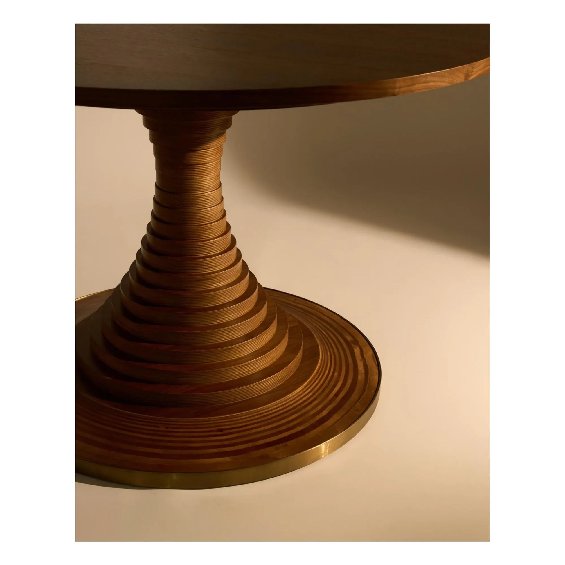 Gubi - Tavolo a Dischi dining table, Carlo de Carli