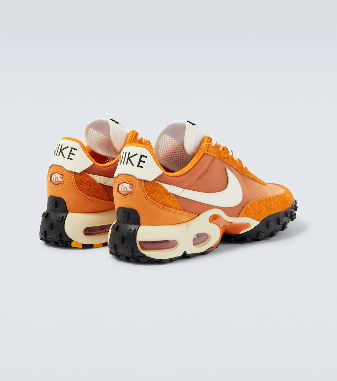 Nike - حذاء سنيكرز Air Max Waffle بحواف من الشمواه
