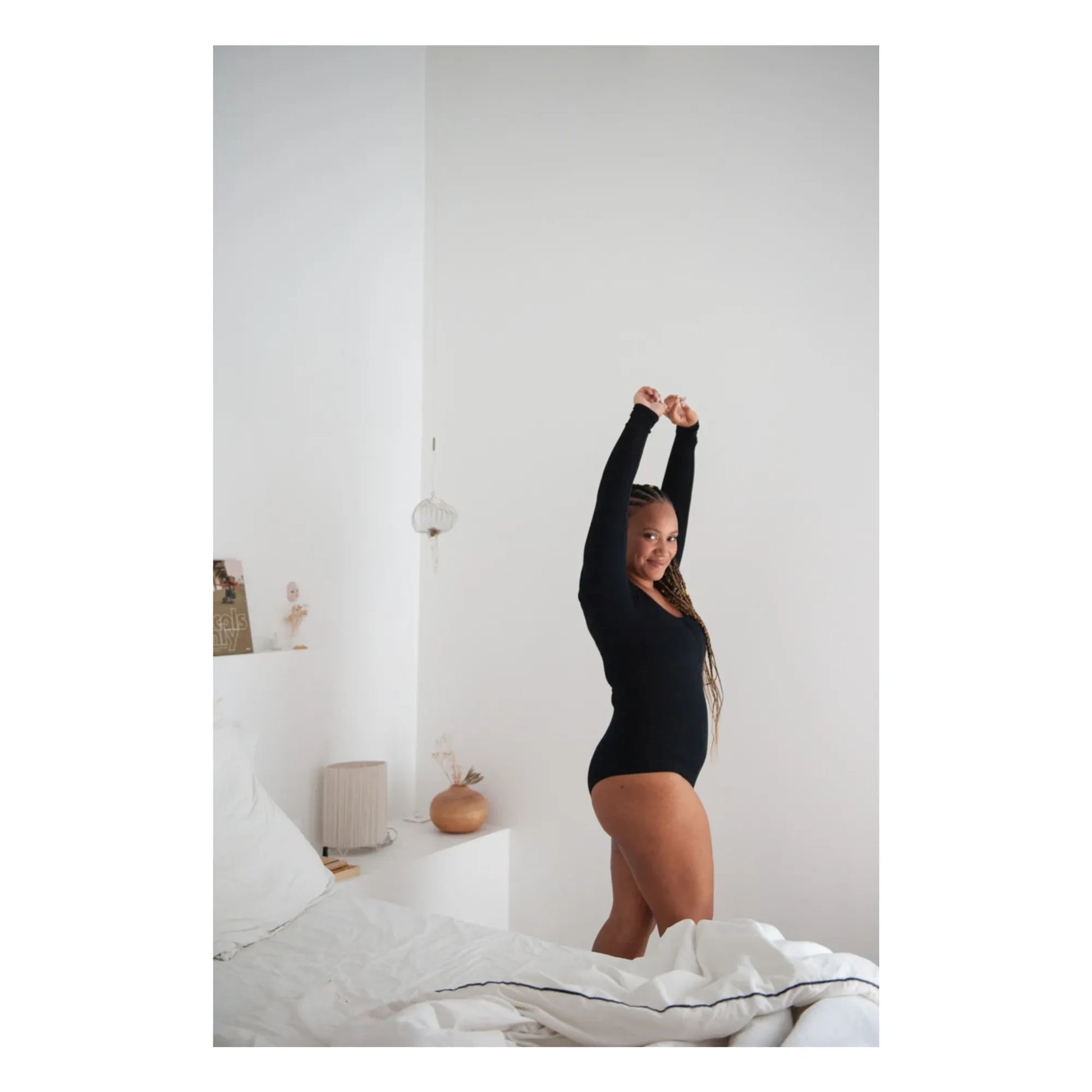 Mama Hangs - Nursing bodysuit | Black