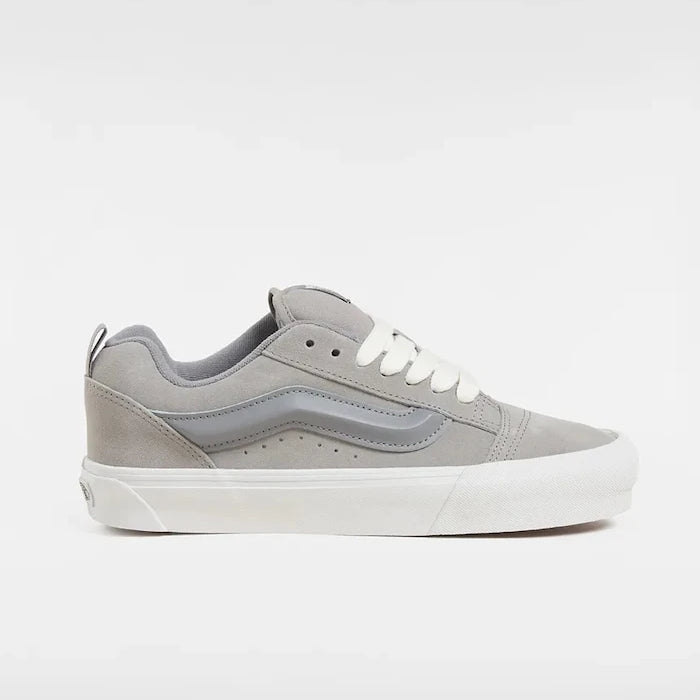 Велурени кецове Vans Knu Skool