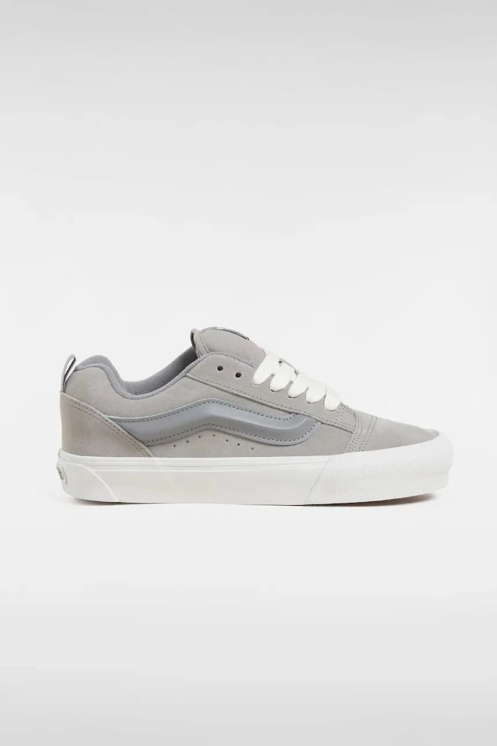 Велурени кецове Vans Knu Skool