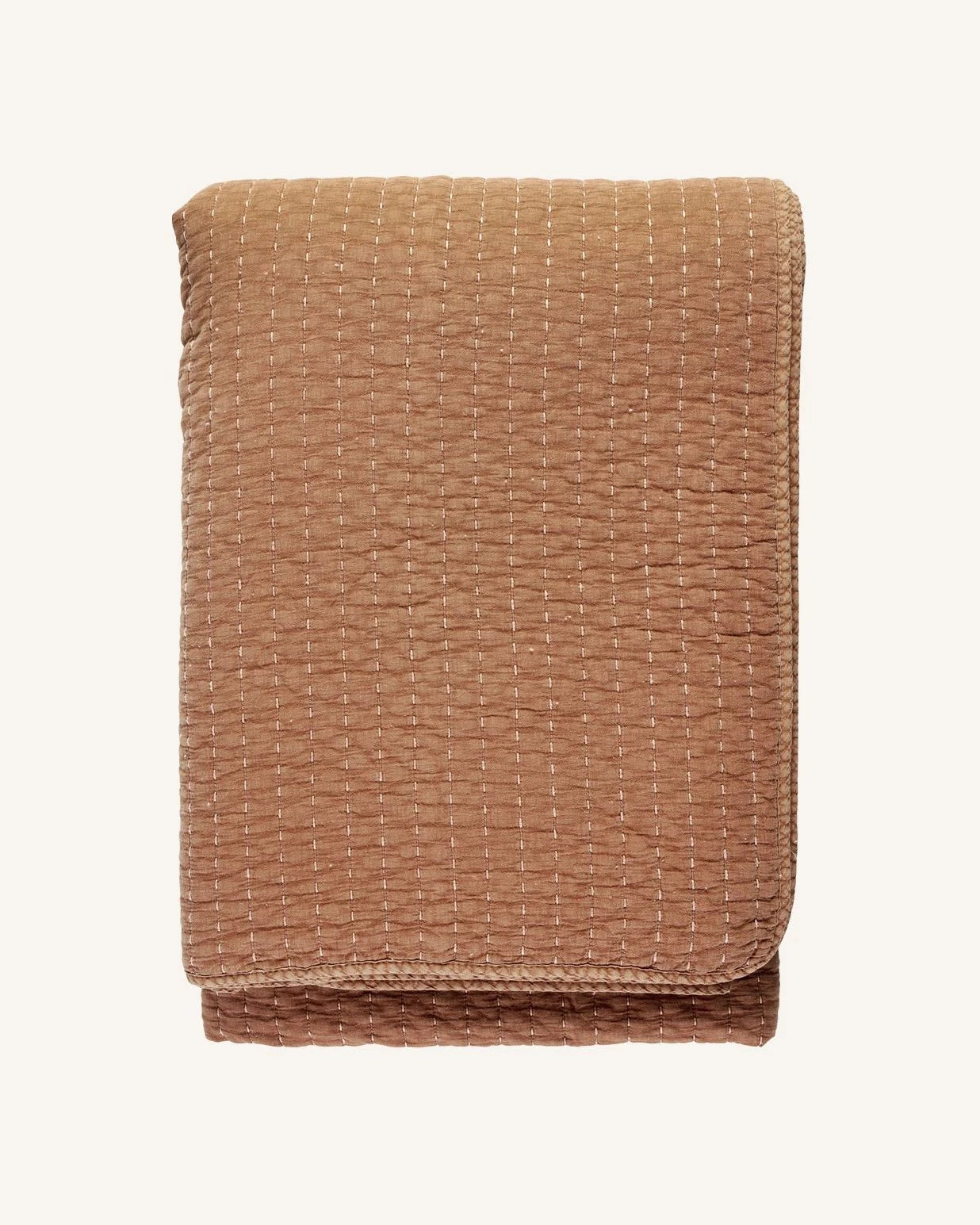 Madam Stoltz - Quilted cotton bedspread  | Peach