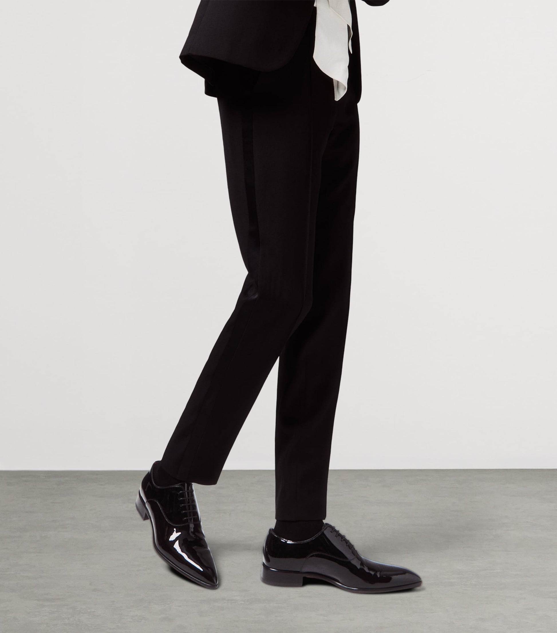 Pelvis Patent Leather Oxford Shoes