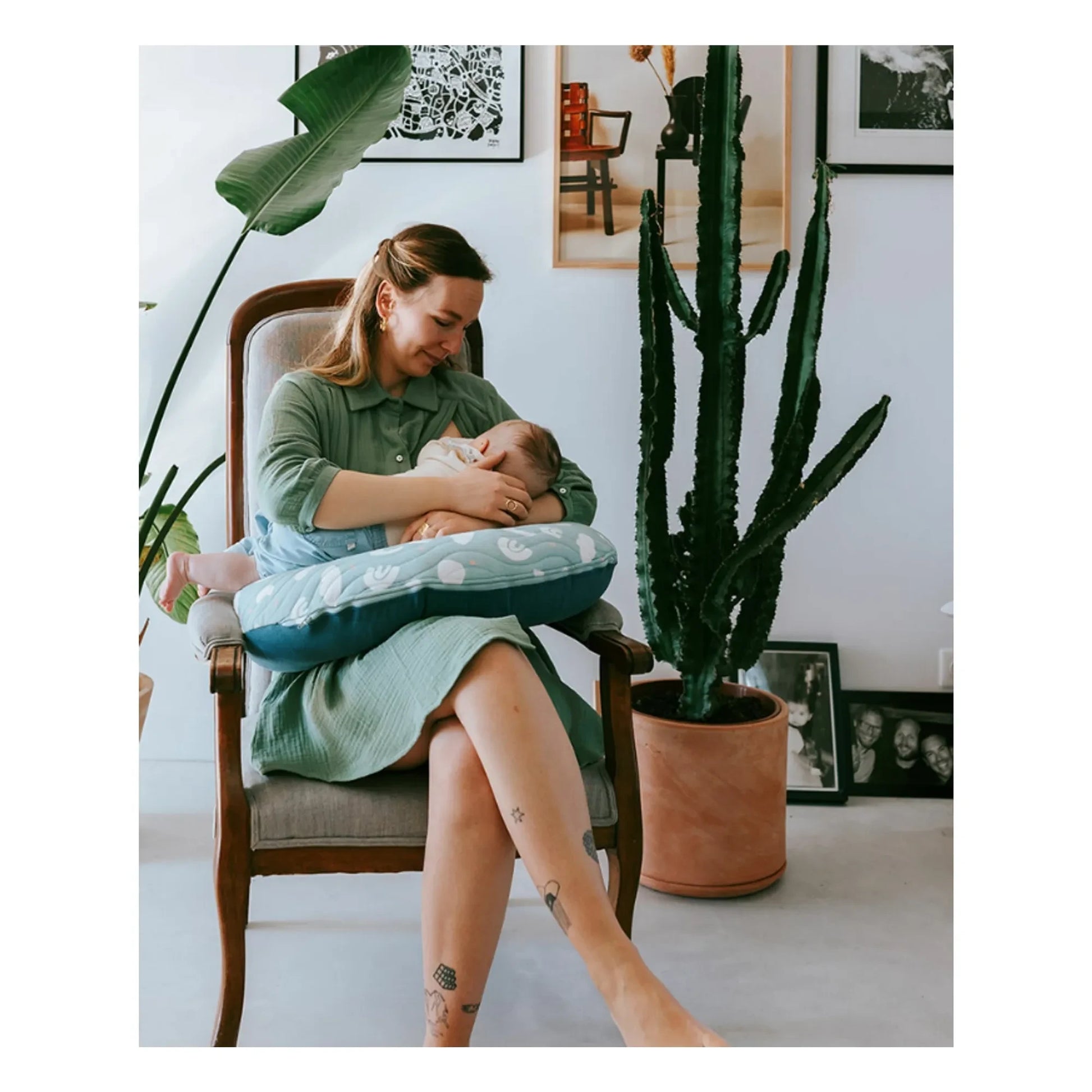 Mumade - Inflatable nursing cushion | Mint Green