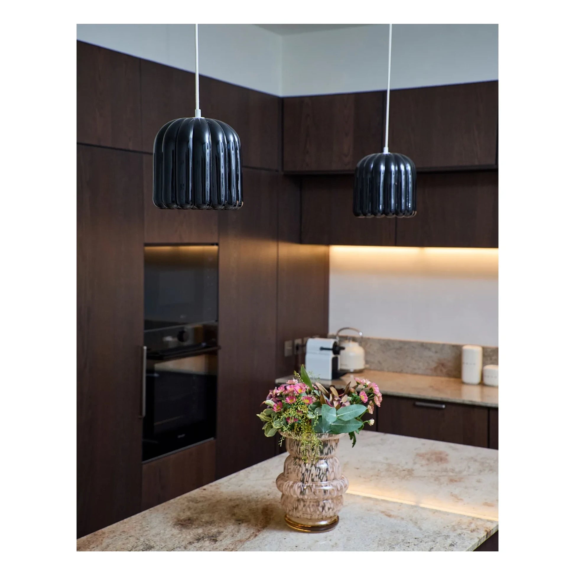 Cosin - Cinnamon Pendant | Black