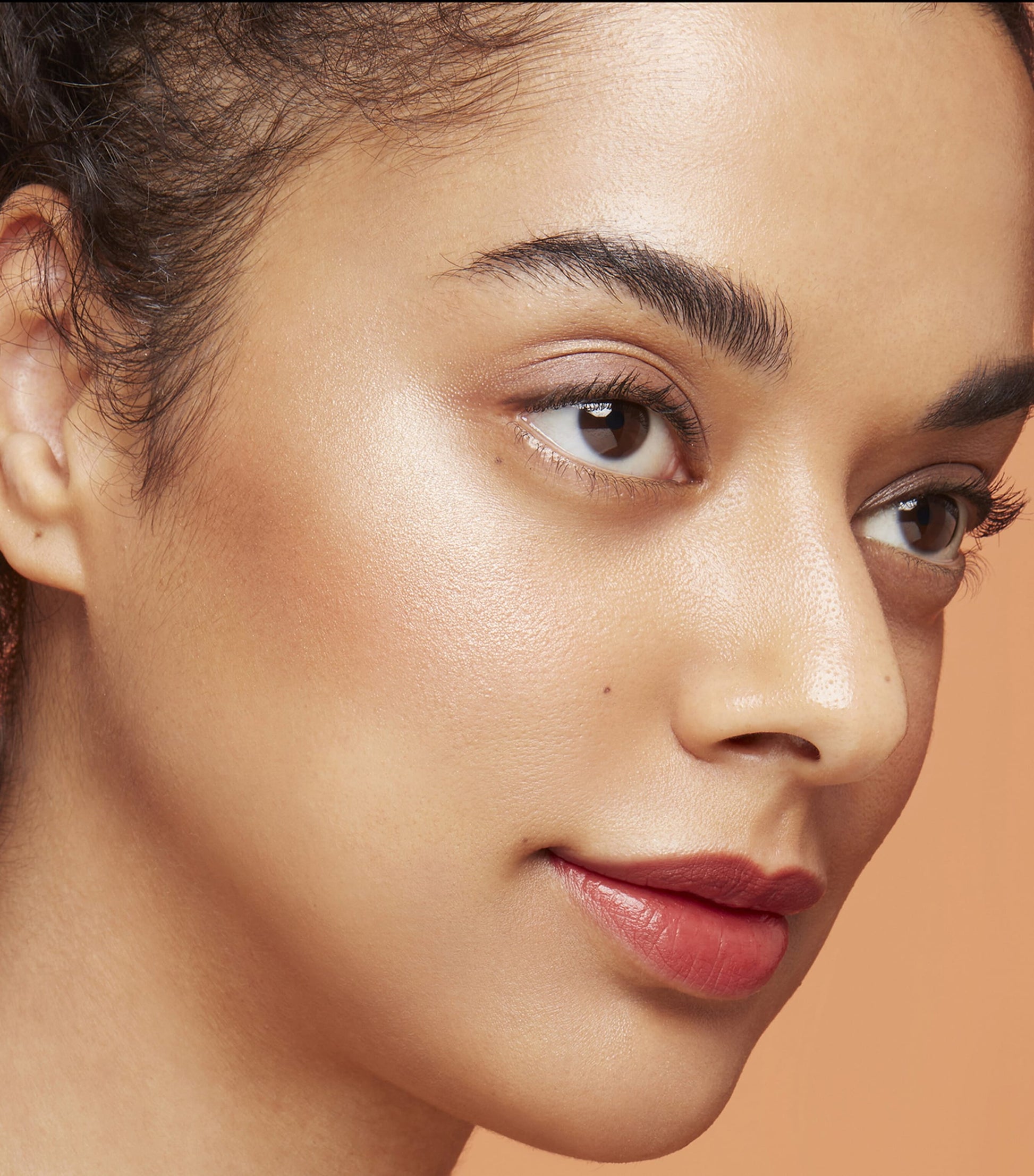 Clé de Peau Beauté The Luminizing Face Enhancer