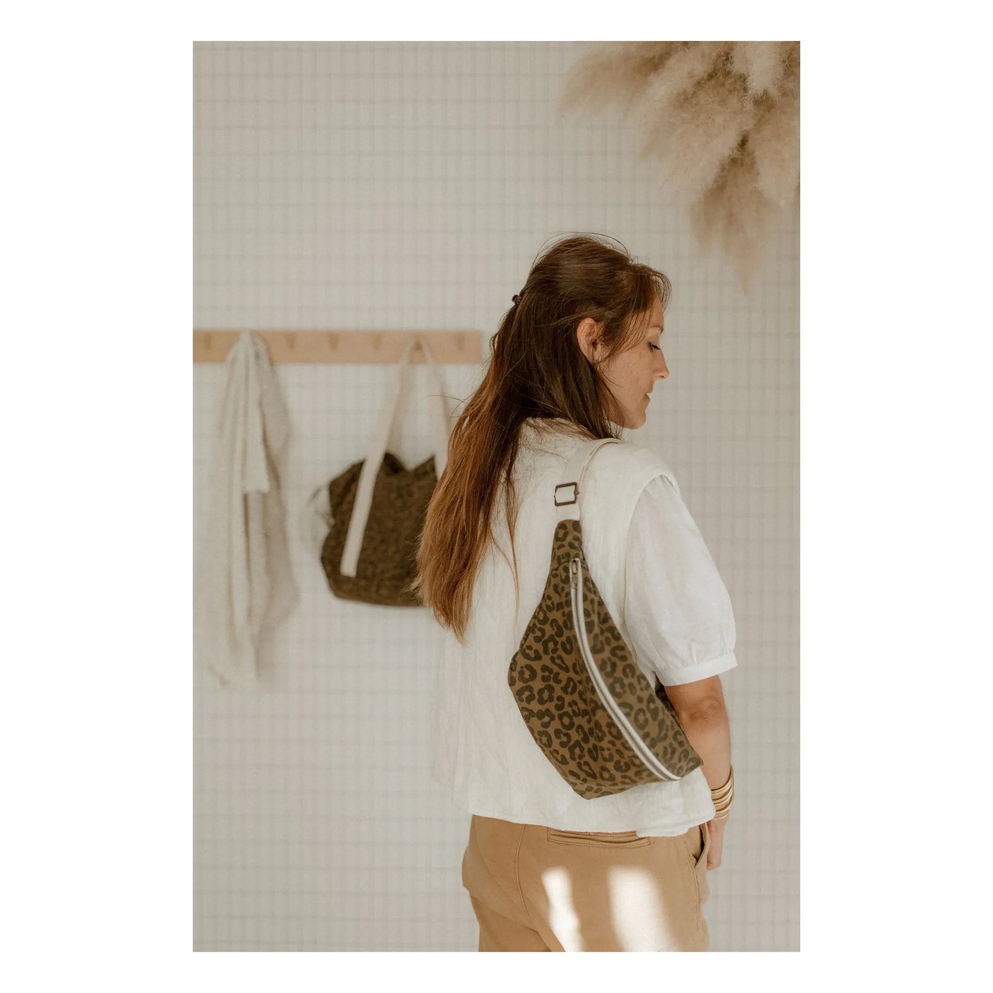 Rose in April - Graou fanny pack | Olive