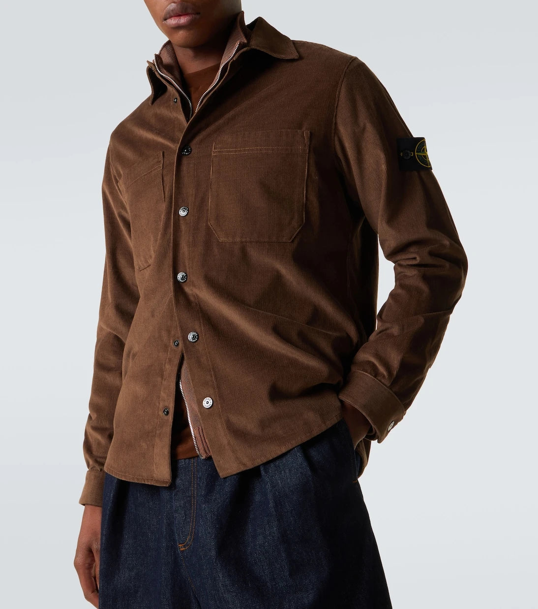 Stone Island - قميص خفيف بقَصّة فضفاضة من قماش الكوردروي القطني بشعار البوصلة