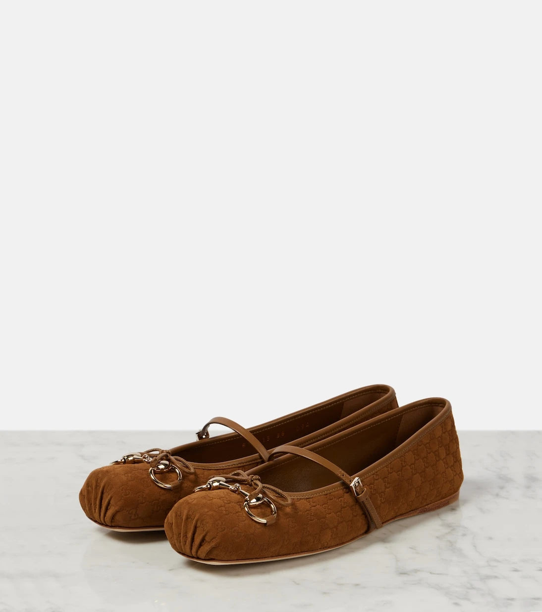 Gucci - حذاء باليه غوتشي هورسبيت GG من جلد الشمواه