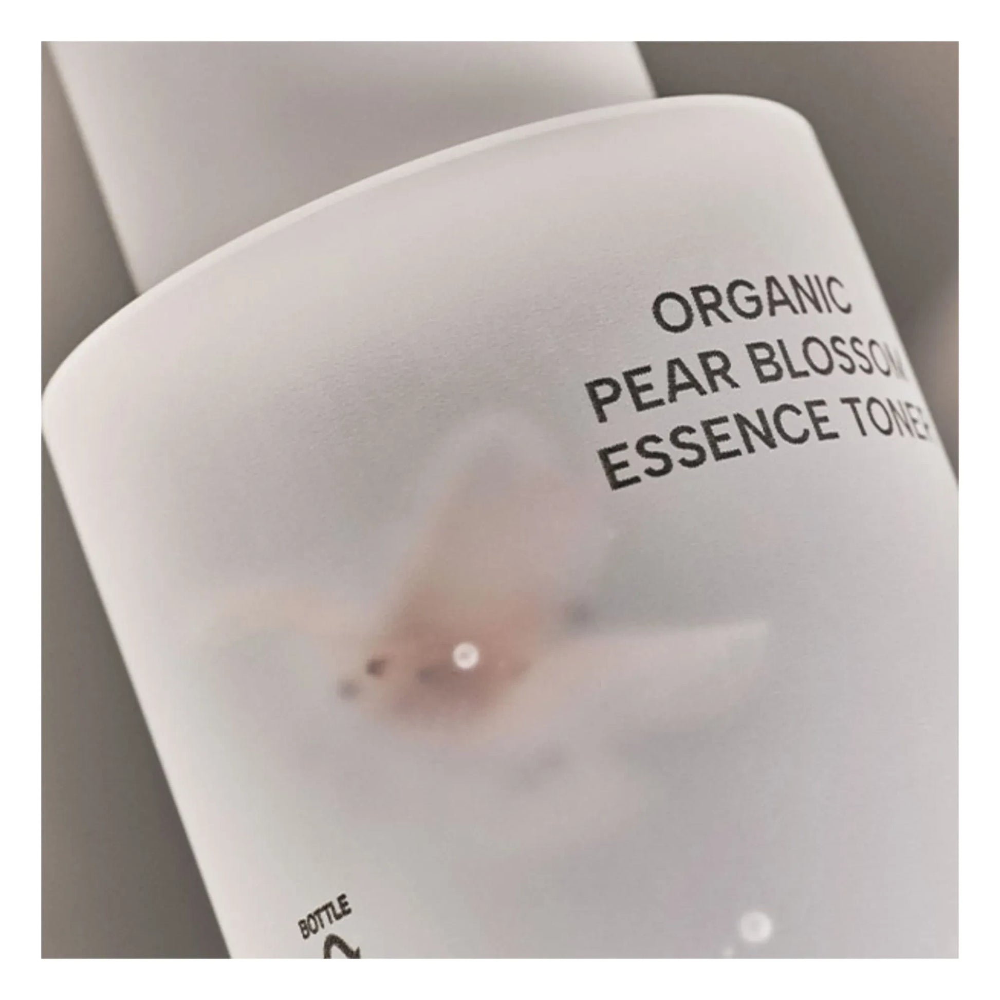 WHAMISA - Regenerating Essence with Pear Blossom - 160ml