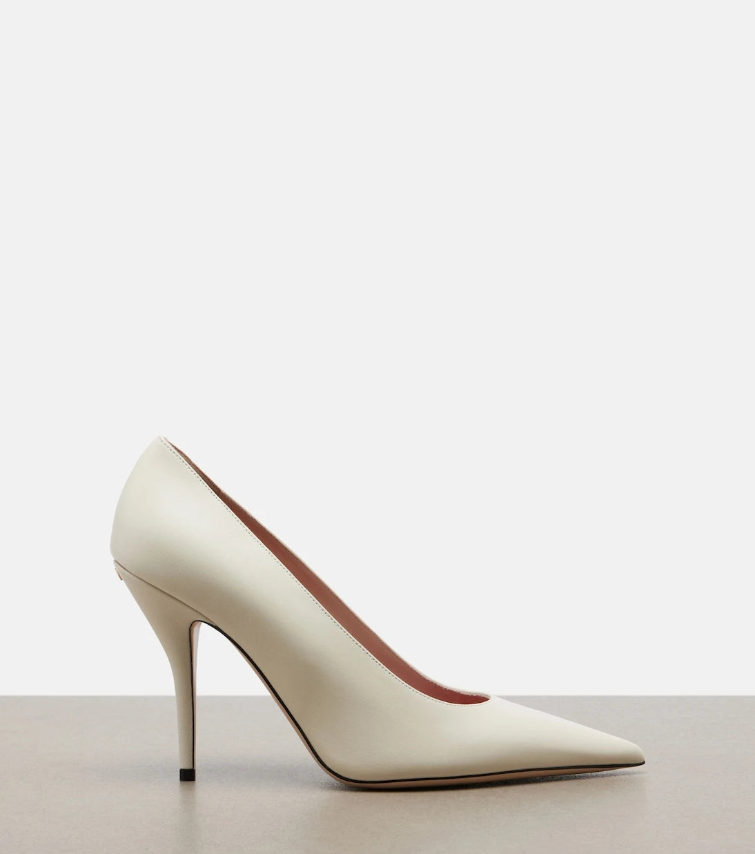 Valentino Garavani - Cuttie leather pumps