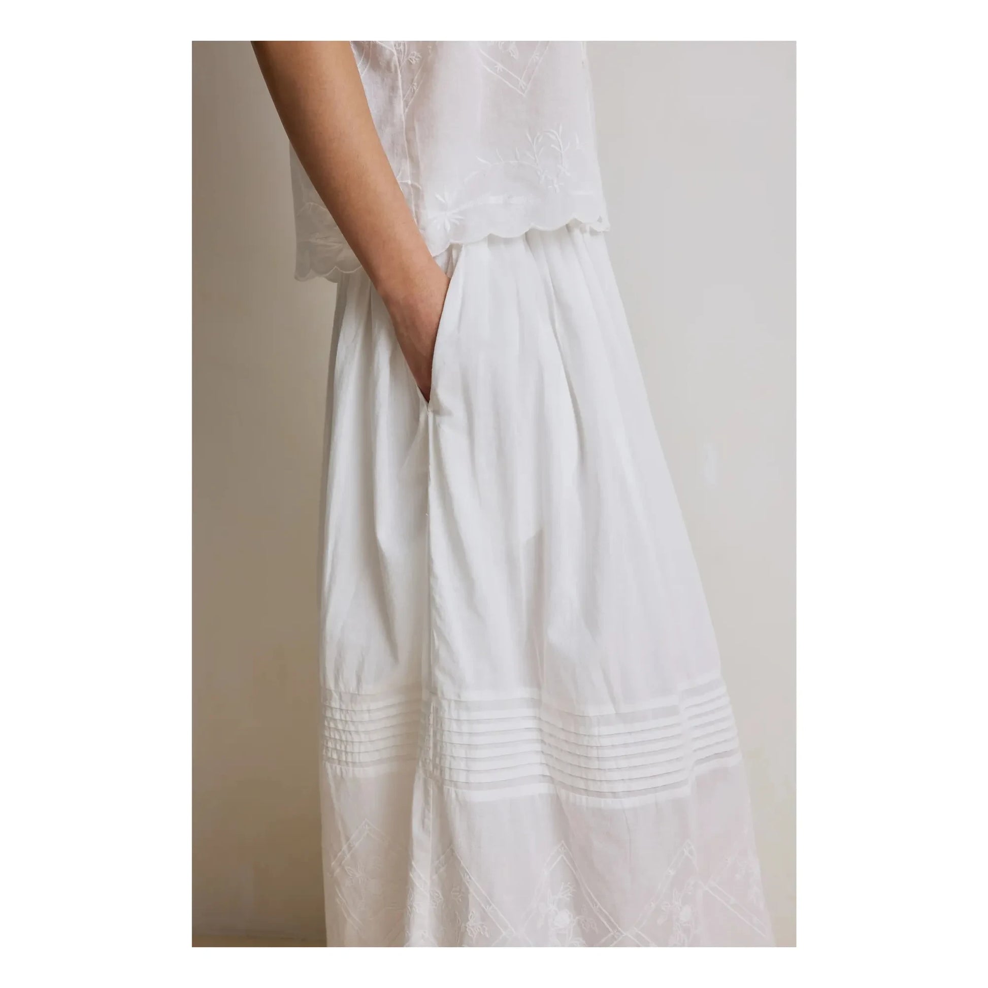 Hod - Karla Cotton embroidered skirt | White