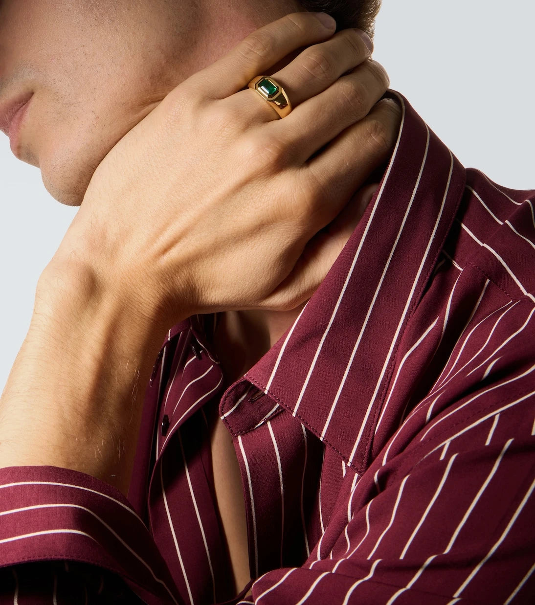 Shay Jewelry - خاتم شامبيون من الذهب عيار 18 قيراطاً ومرصع بالزمرد