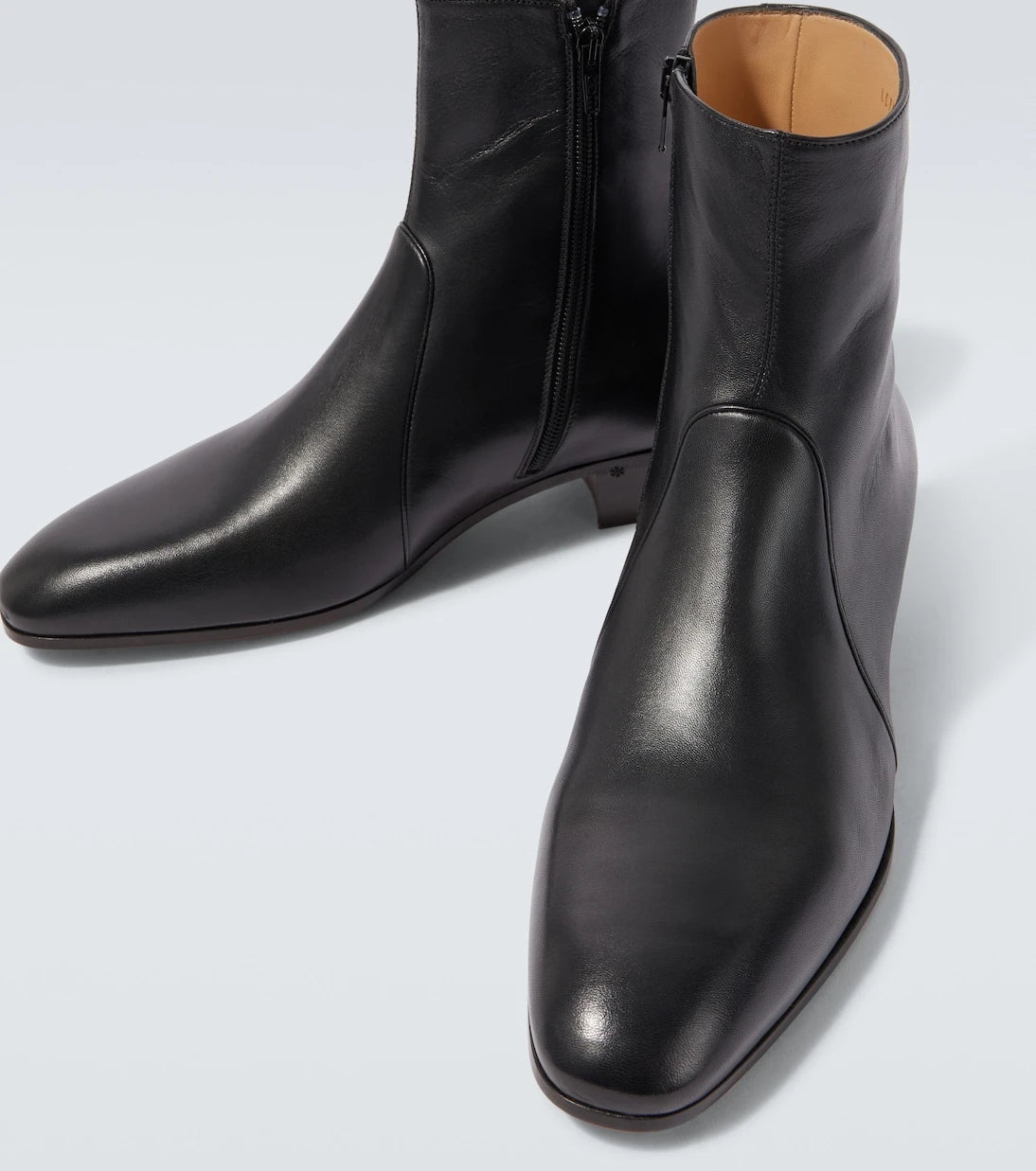 Valentino Garavani - VLogo leather ankle boots